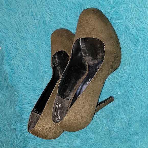 Kardashian Kollection Platform Heels Size 7.5 - Picture 3 of 8